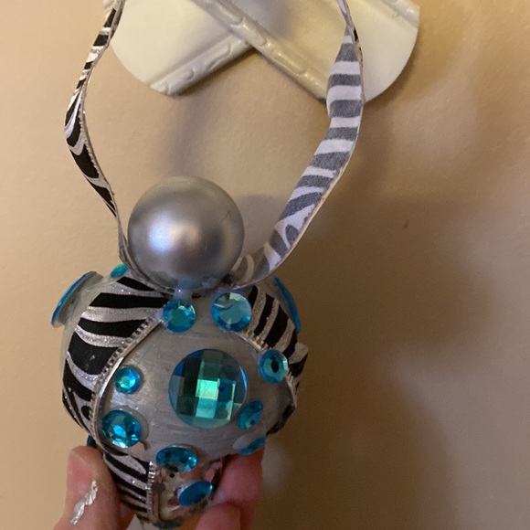 Holiday Fairy Mushroom - Picture 4 of 6